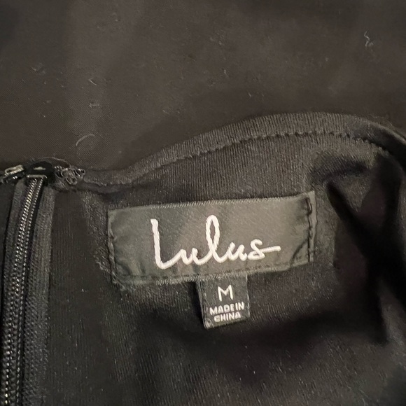 Lulu’s backless little black dress - Picture 3 of 3